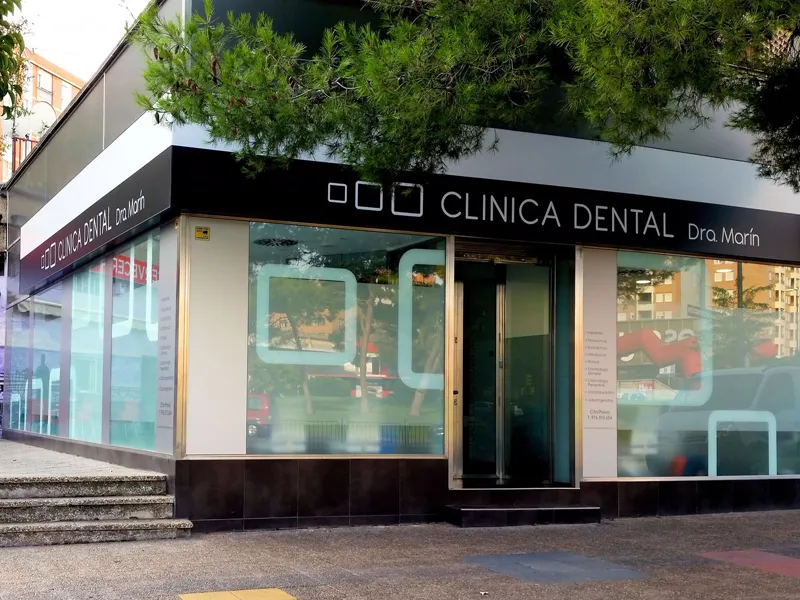 Fachada de la Clínica Dental Dra. Rut Marín en Vía Hispanidad, Zaragoza
